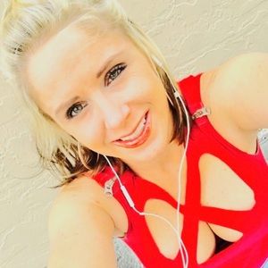 Meet your Posher, April